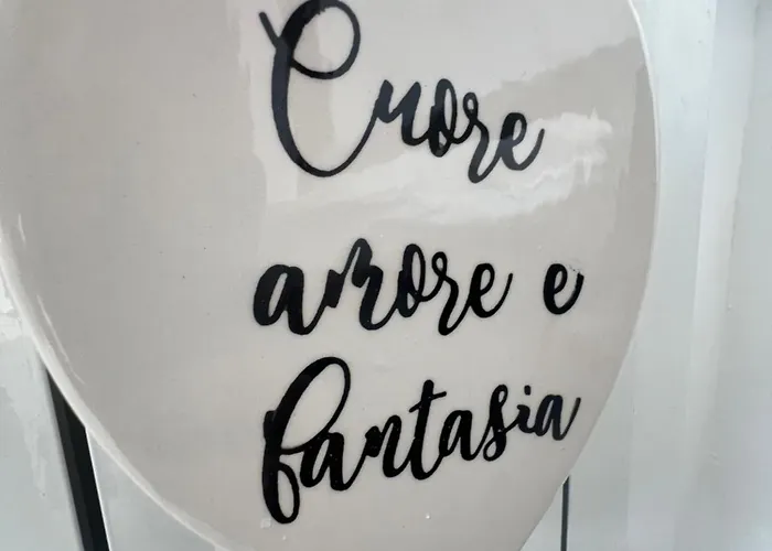 Apartment Lemon - Titty's -